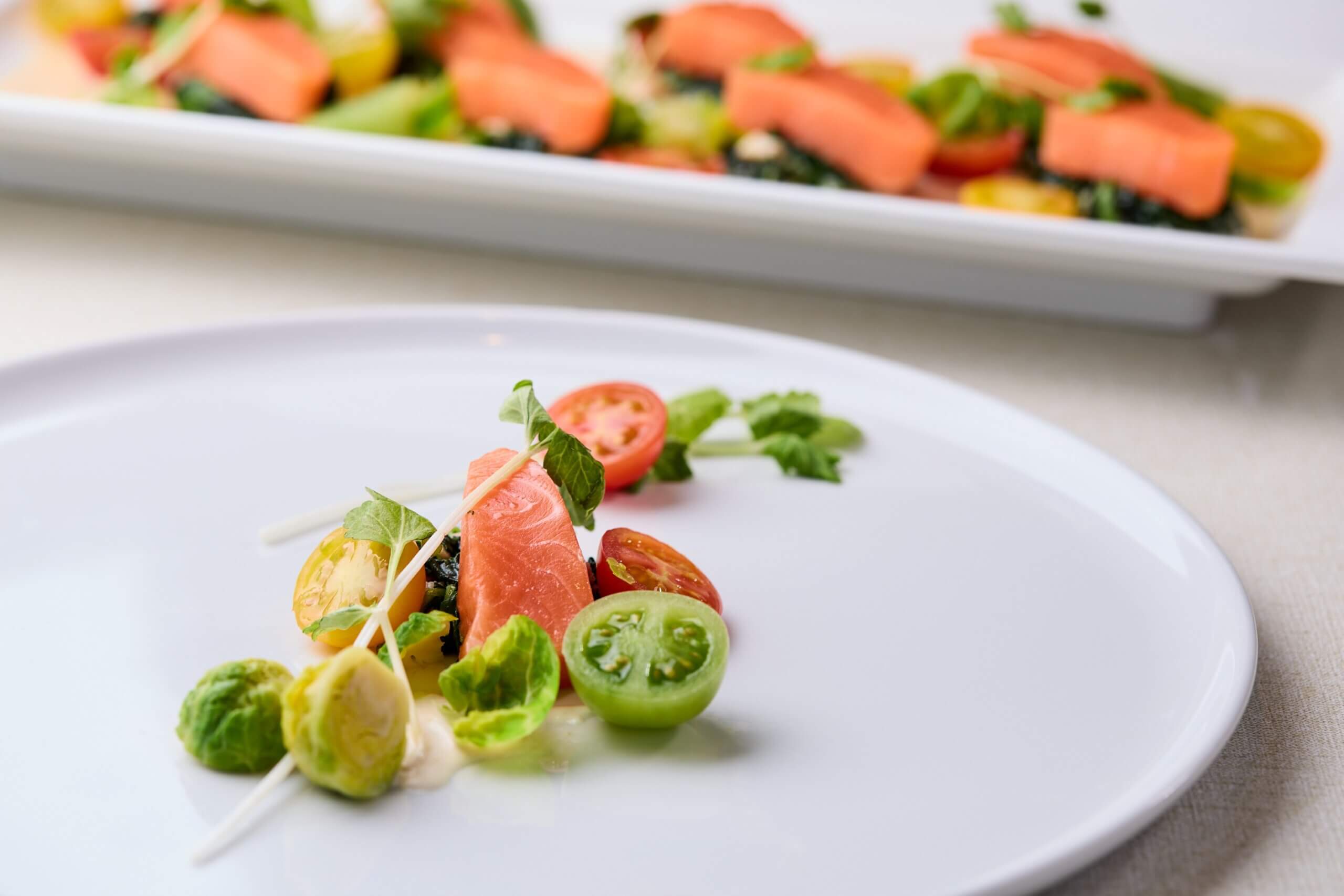 アトランティックサーモンのロースト　アンチョビバターソース