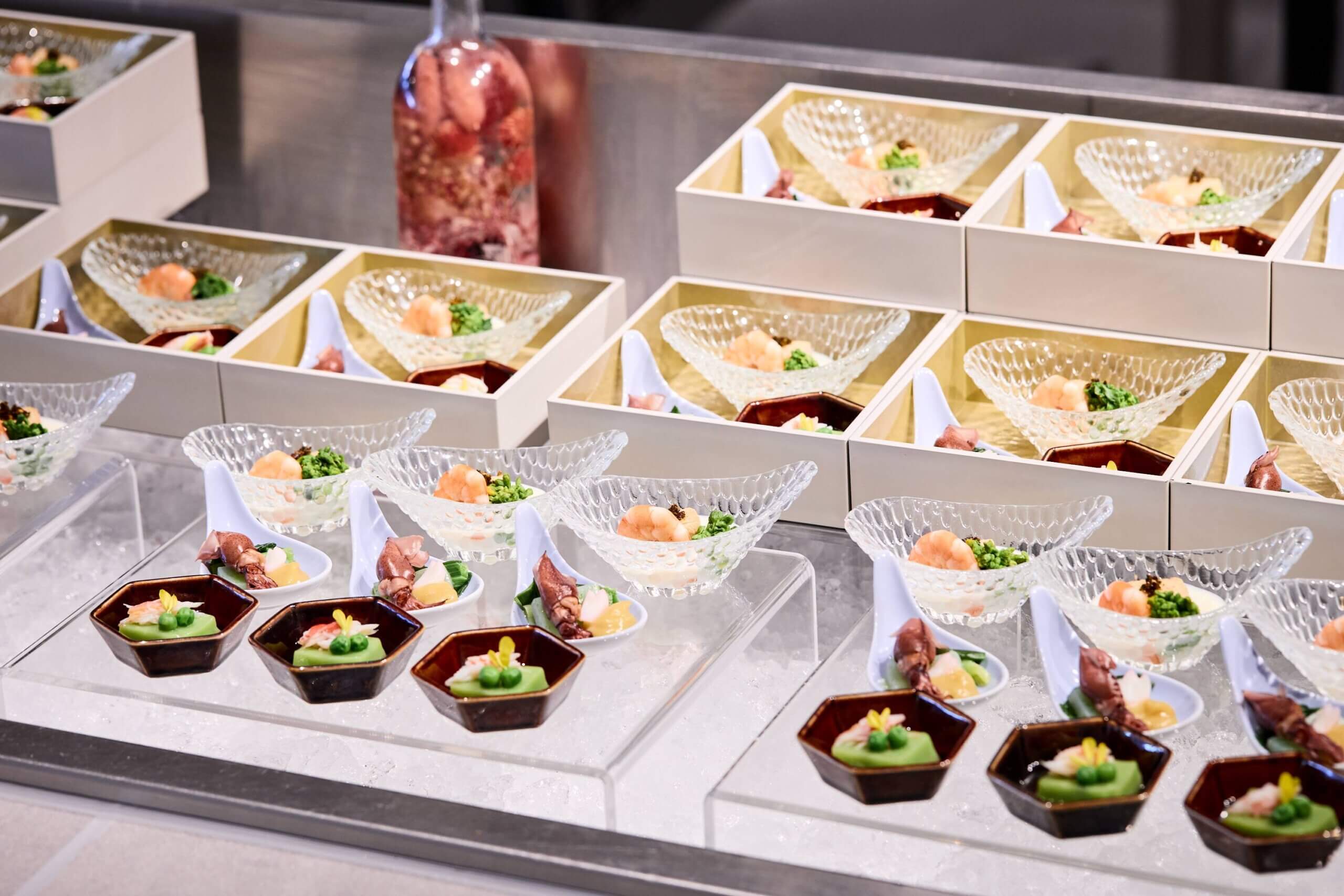 季のしずく（うぐいす豆腐・ずわい蟹、ずわい蟹・刺身蒟蒻、湯葉と海老の豆乳白みそ仕立て）